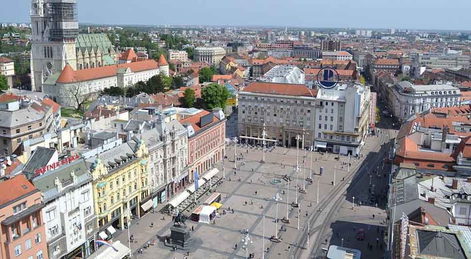 zagreb trg bana jelacica.jpg